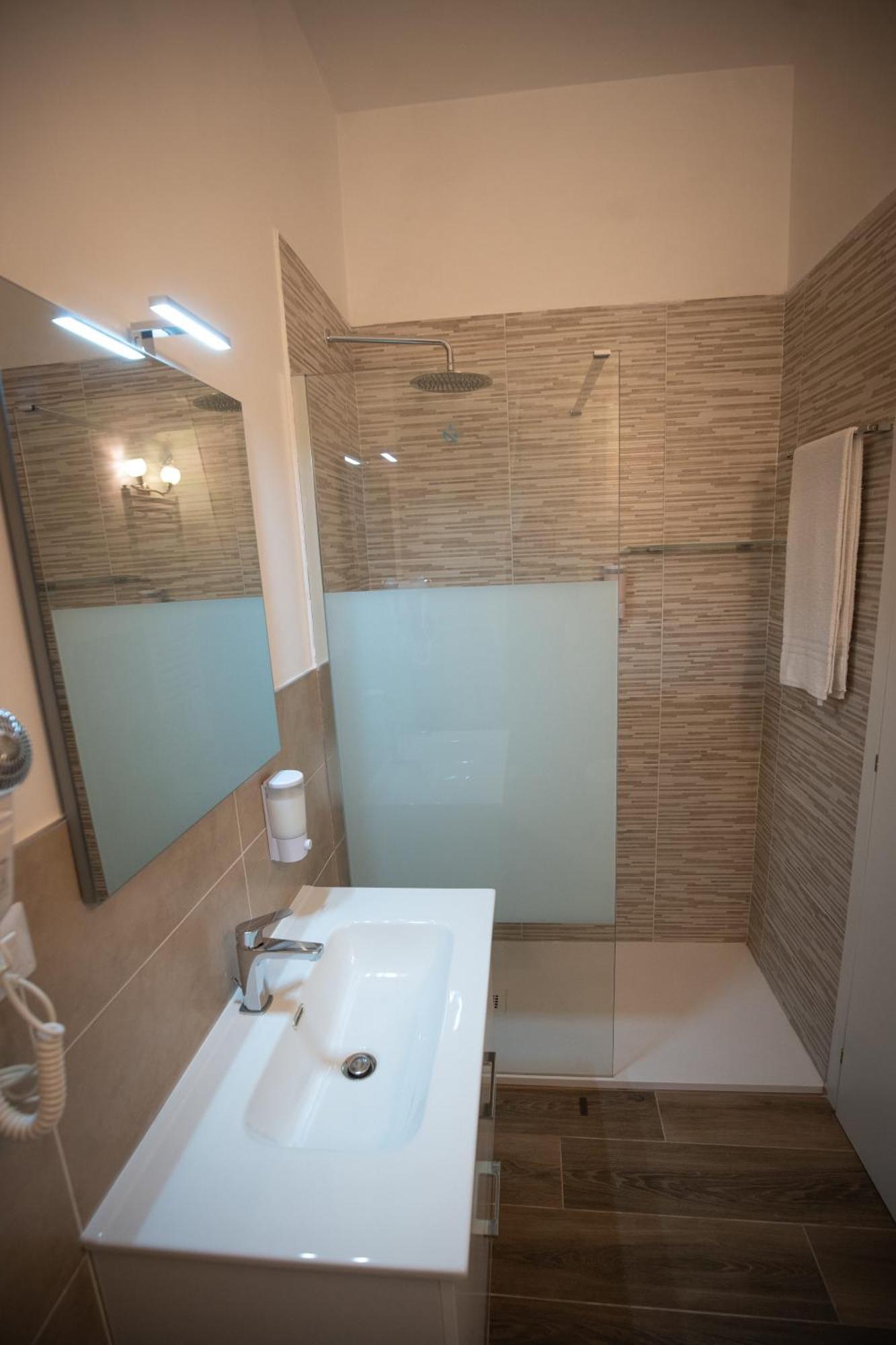 Romecoming Ostiense Guest House Bagian luar foto